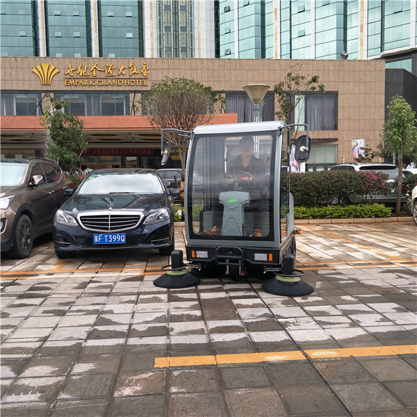 廣西大型掃地機直銷
